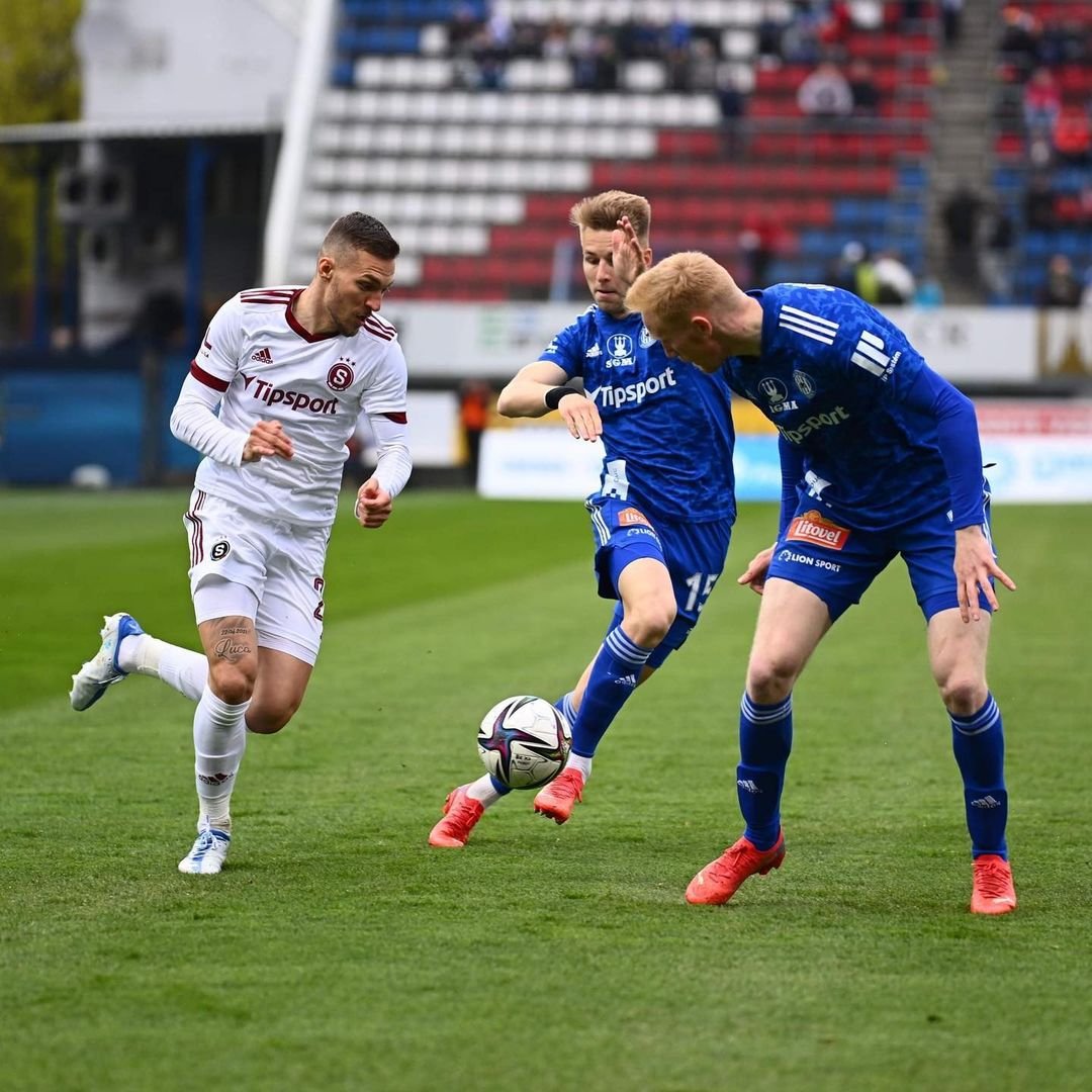 ✍️ REPORTÁŽ | Sparta v Olomouci rychle prohrávala o dvě branky. Další gól už nepadl a výsledkem je porážka 0:2. Více na webu. #acsparta